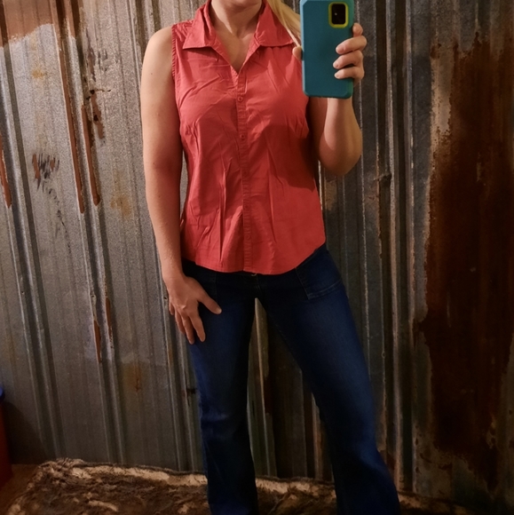 Sleeveless Old Navy Button Up Shirt - Picture 3 of 11